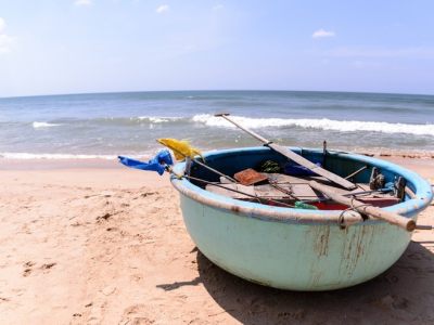 Boat-at-Phan-Thiet-beach-